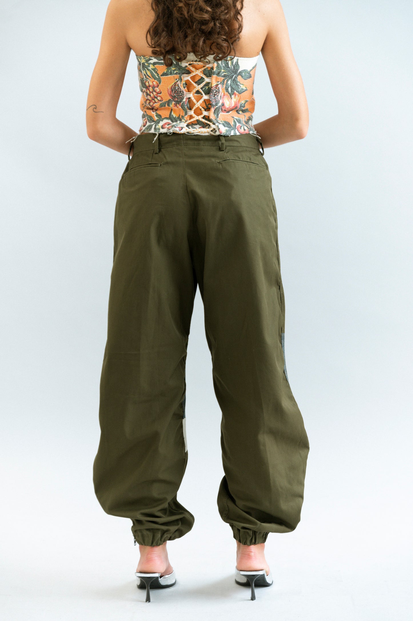 Epilogo Pant