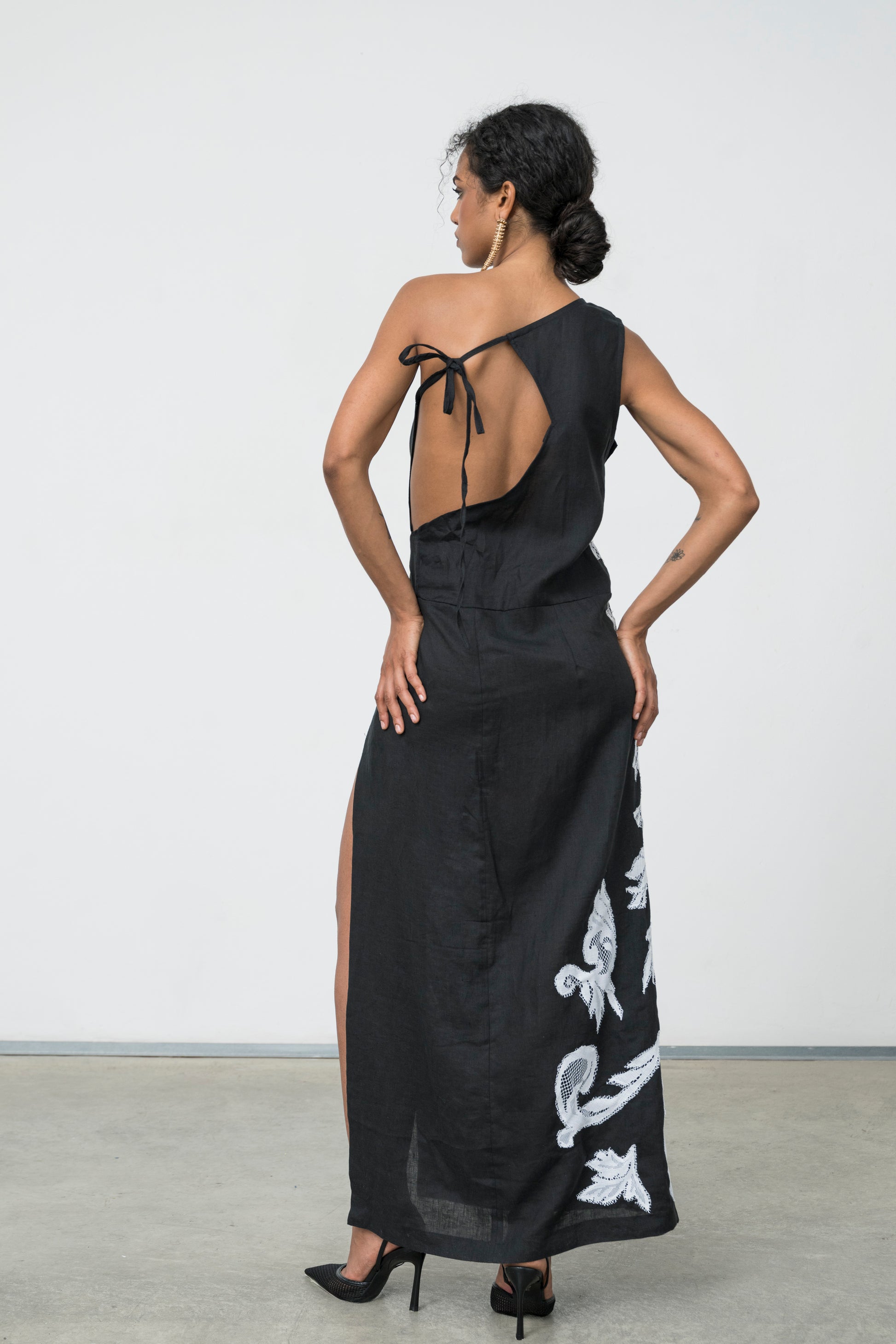 LINEN BLACK DRESS