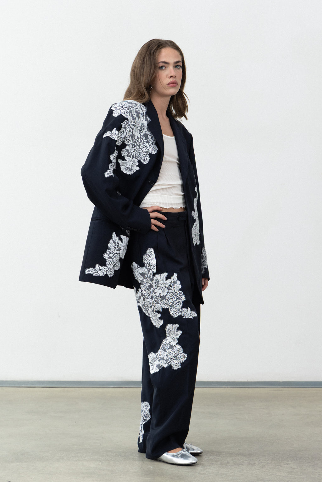 Side view of the Allegoria Blazer and matching trousers